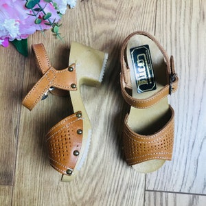 Deadstock 1970-80's Vintage Brown Open Toe Kids Clogs / Sandals Made in France EU 28-30-31 image 4