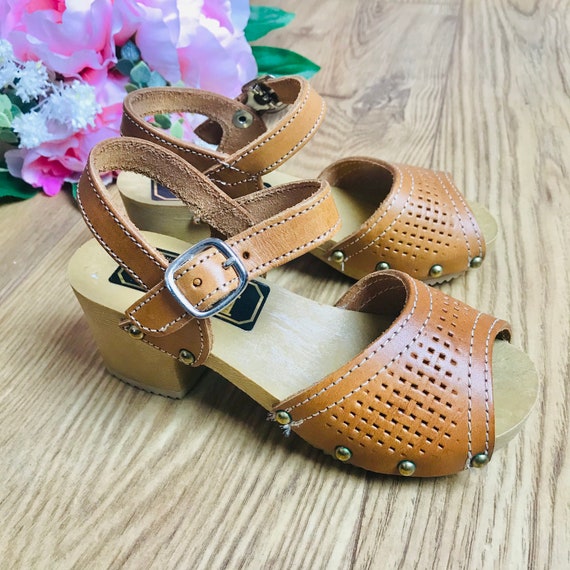 Deadstock 1970 80 s Vintage Brown Open Toe Kids Clogs Sandals
