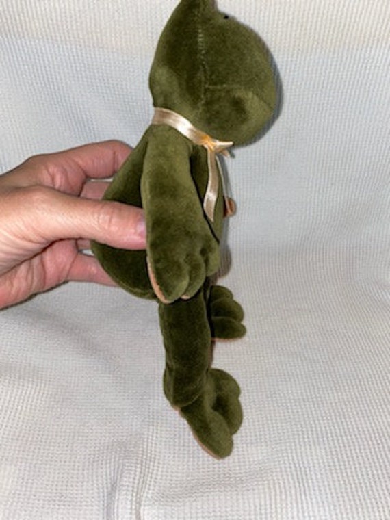 Vintage Manhattan Toy Frog Plush Velour Army Green Brownish Feet Hands  Peach Ribbon 1st Thread Eyes 9.5 Dated 1995 ECU 