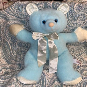 ライラックブルーのふわふわテディベア Vintage Heartline Bear Plush Baby Light Blue Satin Paws ears