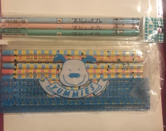 27 Sanrio Hello Kitty Pencils Hearts, Valentines, Vintage Look! 2011-2012  LOT