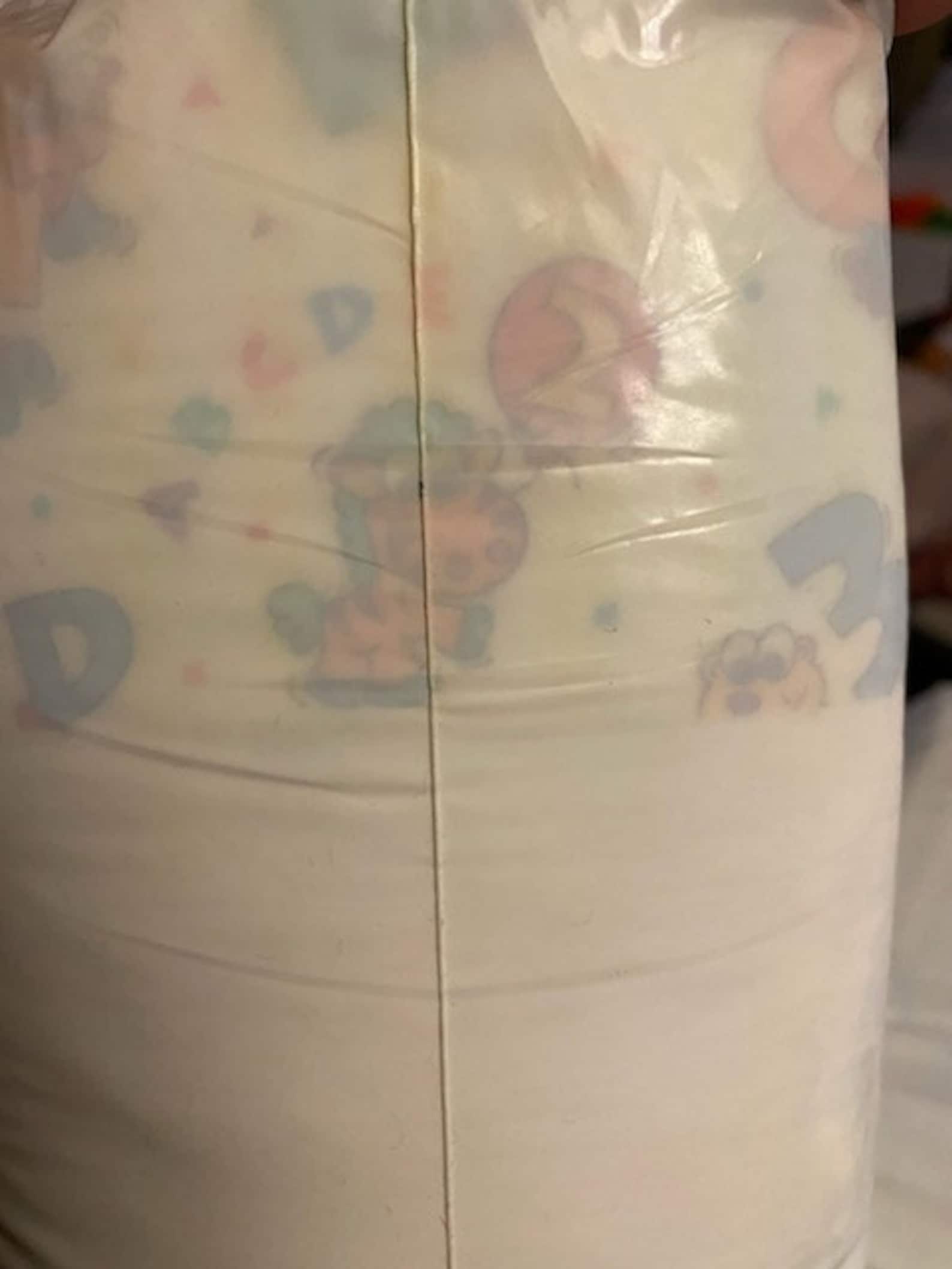 Vintage Huggies Ultratrim Diapers Dated 2000 ABC 123 Size 4 Weight 22