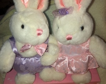 Vintage Bunny Plüsch Junge Mädchen Ostern Hier kommt Peter Baumwolle Schwanz Kariert Licht auf, wenn sie singen Musical Main Joy Fancy Outfits NOC