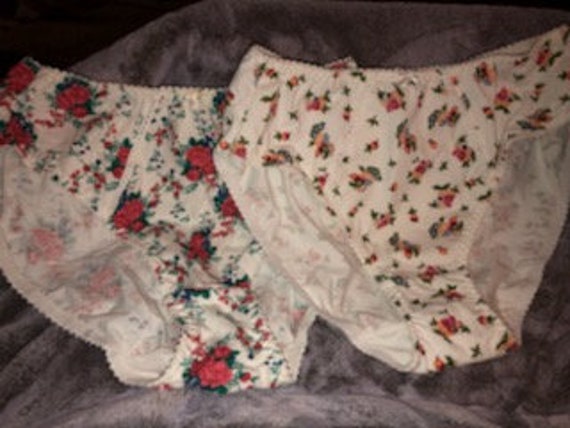 Vintage Womens Underwear Size 9 Cotton Lycra Panties Floral Fruit