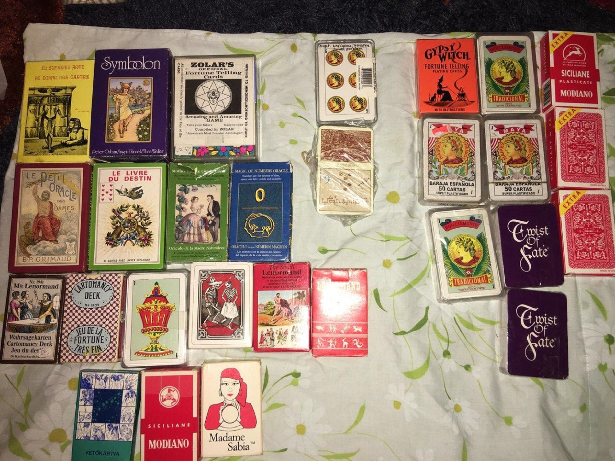 JUN168670 - MADAME LENORMAND TAROT DECK - Previews World