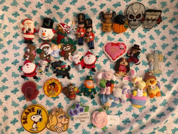 Vintage Hallmark Pin Lot Christmas Avon Gingerbrea