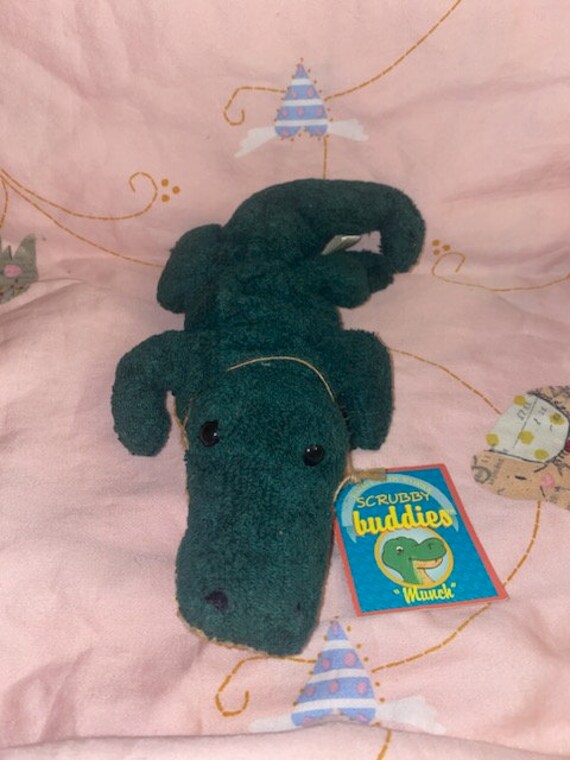 Vintage Scrubby Buddy Alligator Plush Bath soft washer shower Tub scrubber Bath and Body Works Pink NWTS 9.5" Munch 1997
