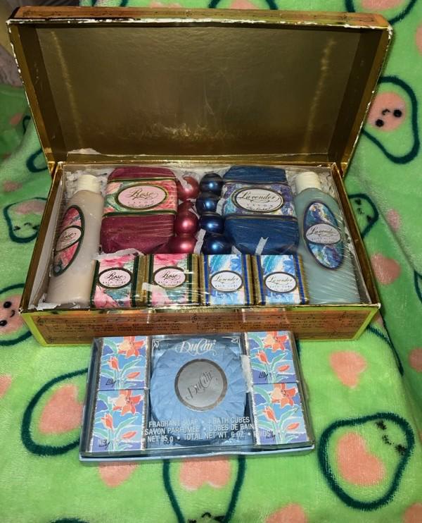 Vintage Bath Cubes Beads Soaps Ducair Ben Rickert Inc bath Assortment