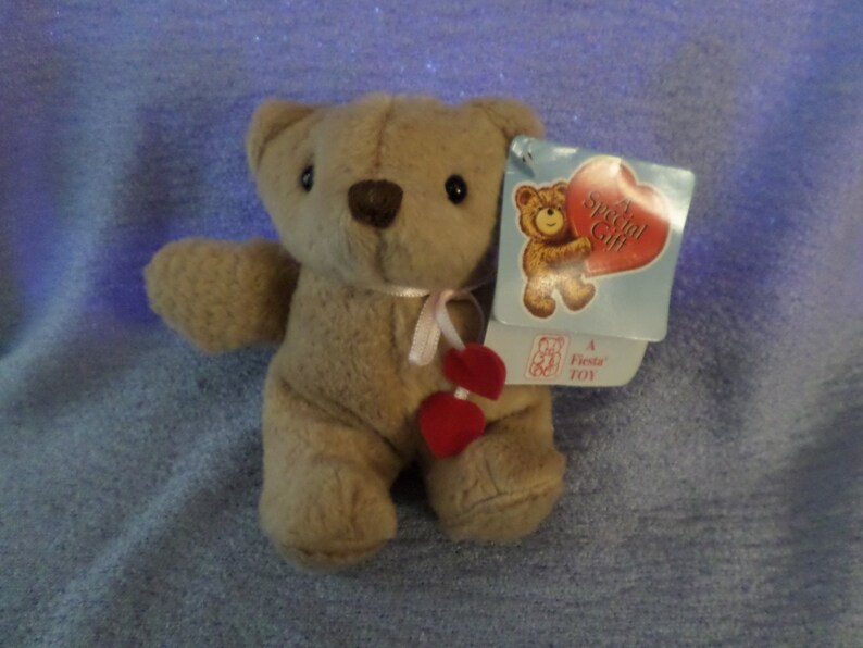 Vintage Fiesta Bear plush Bear with heart on a string Love NWTS Dated 1995 little 5.5