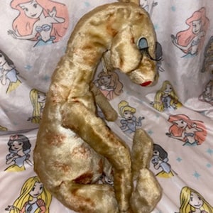 Vintage Chad Valley Giraffe Plush Needs some TLC Eyelashes Sitting Legs Feet 16&quot; Mystery Label ?