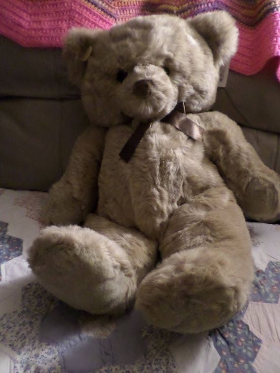 big light brown teddy bear