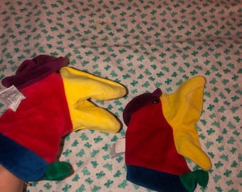 Vintage Manhattan Toy Bird Puppet Velour Hand Crow Blackbird Hat Bow tie 1999 set of 2 Beak opens Plus Fish  ECU 8" Puppets Birds