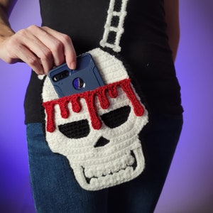 Bleeding Skull Purse Crochet Pattern | Halloween Bag Crochet Tutorial | Dripping Skull Cellphone Case Pattern | One Size | Digital PDF File