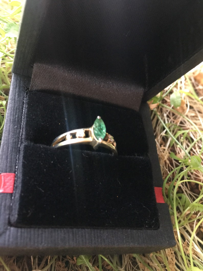 Emerald ring in silver Knack * 925 silver ring with emerald and 2 zirconia *