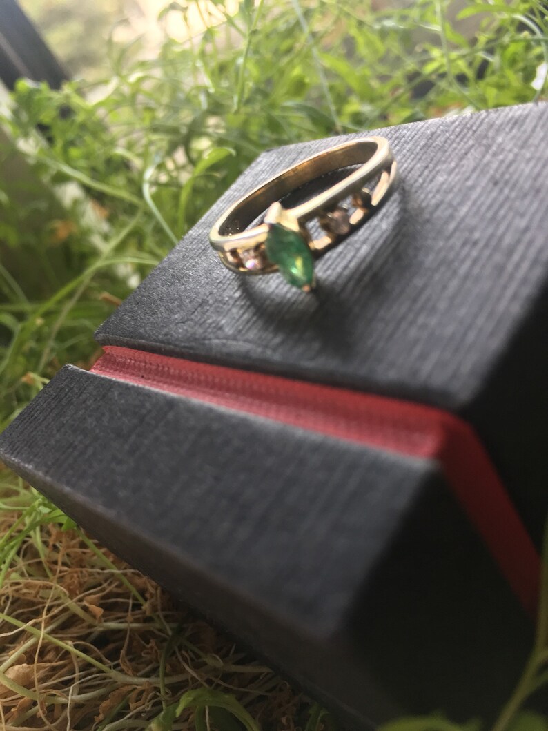 Emerald ring in silver Knack * 925 silver ring with emerald and 2 zirconia *