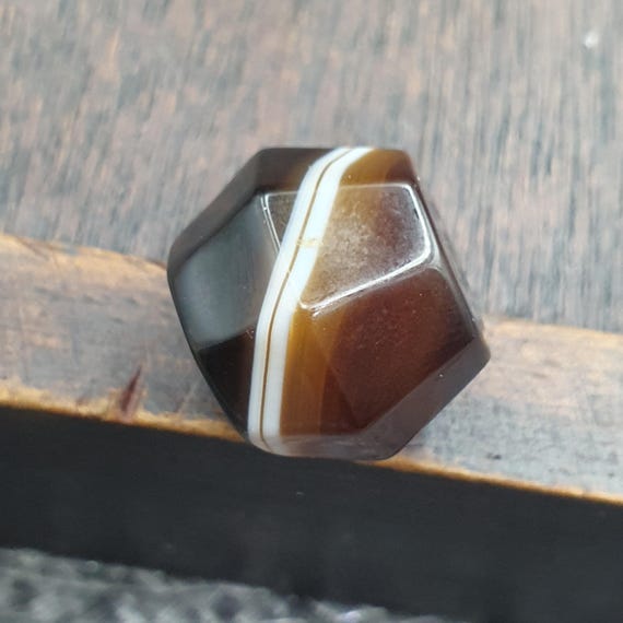 Antique banded Agate Bead 19mm Yemeni Suliemani Agate Brown Black with white stripes Amulet