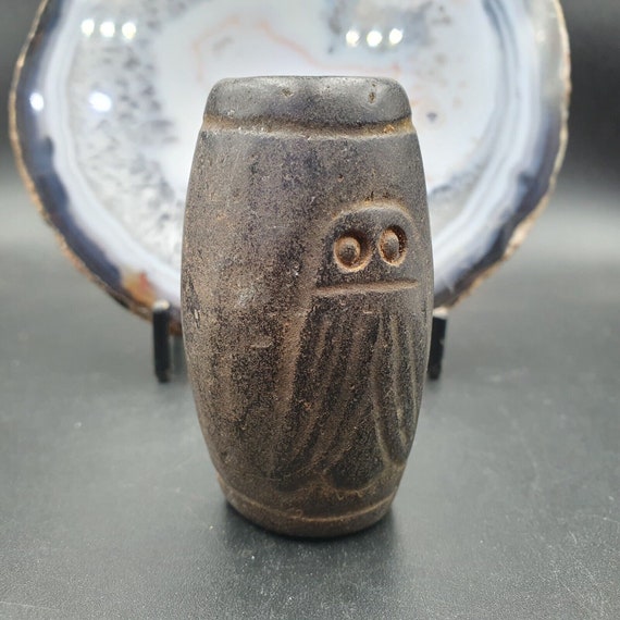 Antique black magnetic stone mysterious animal carving stone bead amulet mg-9-1