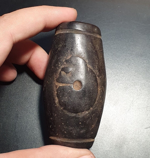 Antique stone jade mysterious animal carving stone amulet bead magnetic stone 09