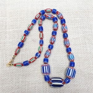 Bunte Chevron und weißes Herz venezianische Perlen Glasperlen Halskette nc-107Gift