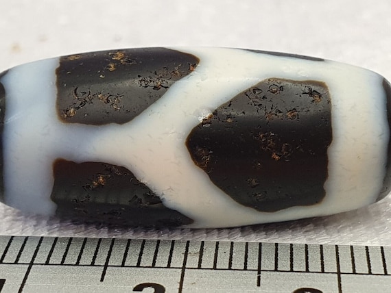 Vintage himalayan indo tibetan black and white rare patterns dzi amulet bead