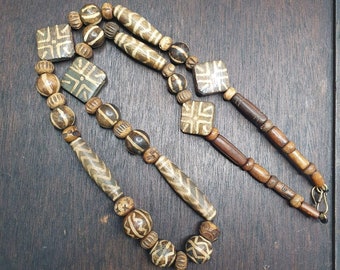 Asian burmese old pumtek stone beads long necklace unique patterns
