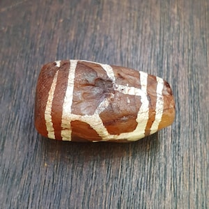 J3 antique tibetan etched red agate bead decorated carnelian bead amulet