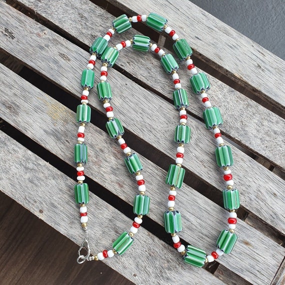 Green chevron and white heart venetian beads glass beads necklace ncc-3