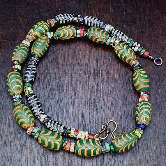 Vintage fancy aventurine chevron feather venetian style beads | necklace