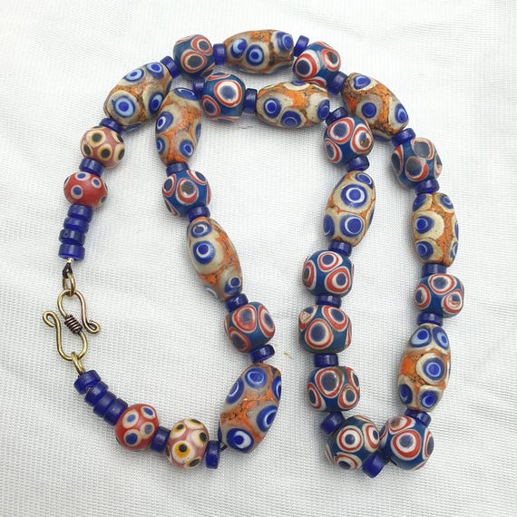 venetian style hundred eyes skunk beads necklace10mm & 22 inches long