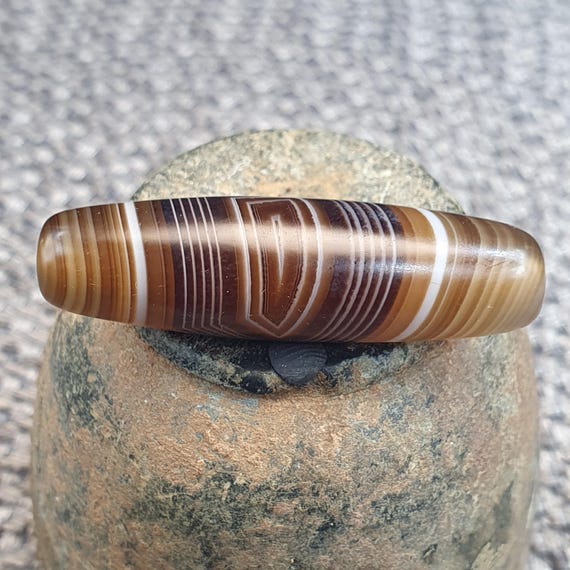Vintage old himalayan indo tibetan eye agate bead Himalayan Indo Tibetan rare Patterns pure Natural Eyes Banded Agate Amulet,