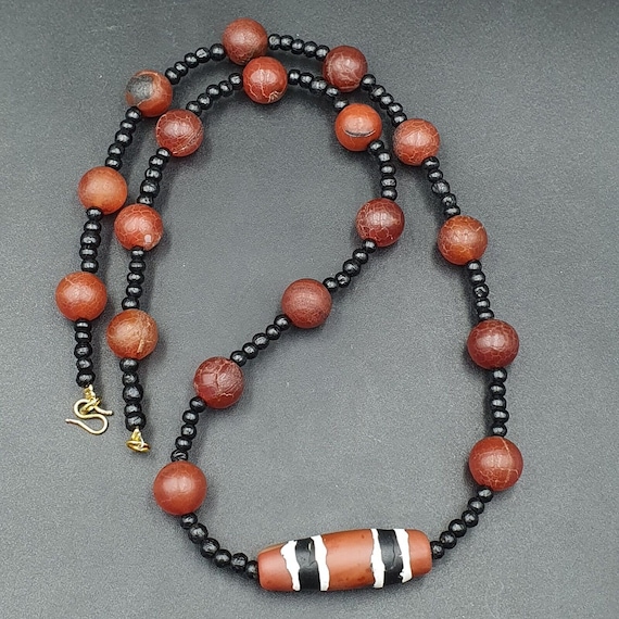 Nc36 old himalayan tibetan red agate carnelian beads unique pattern necklace