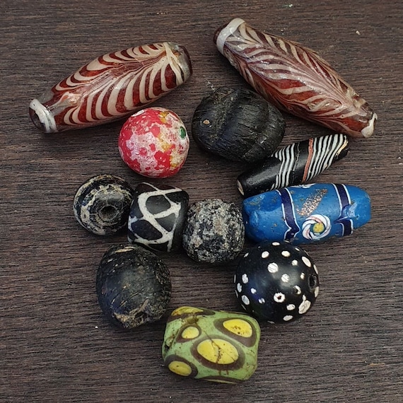 Lot of 12 antique mosaic glass feather dotted glass beadsGift