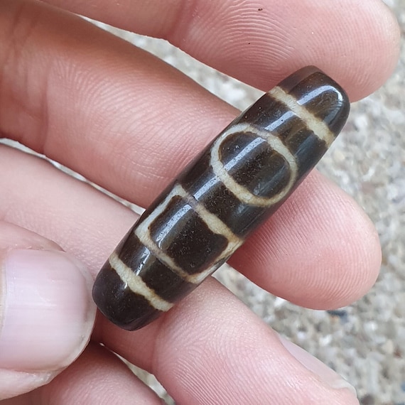 Nepalese tibetan himalayan 4 eyes agate stone dzi bead amulet at12