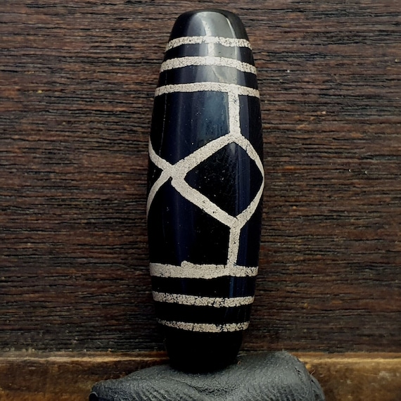 Himalayan indo tibetan central asian etched agate beads decorated bead bd et 23