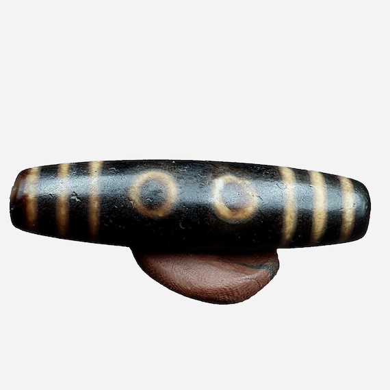 Old indo tibetan agate 5 eyes in 6 lines agate stone dzi bead amulet