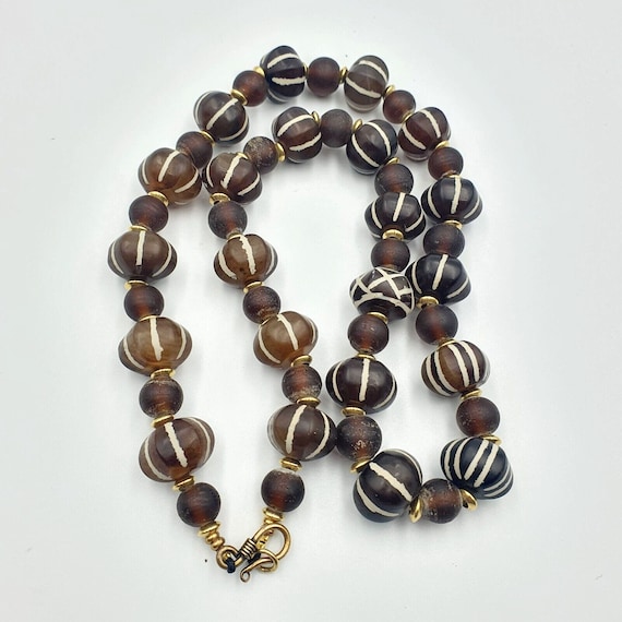 Himalayan tibetan etched agate beads decorated beaded necklace