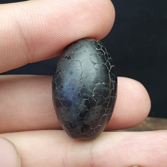 Vintage tibetan sulaimani agate bead with beautiful stripes. an- it-279Gift