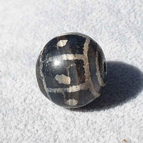 Antique tibetan etched gray agate bead eyes pattern amulet shdk-6