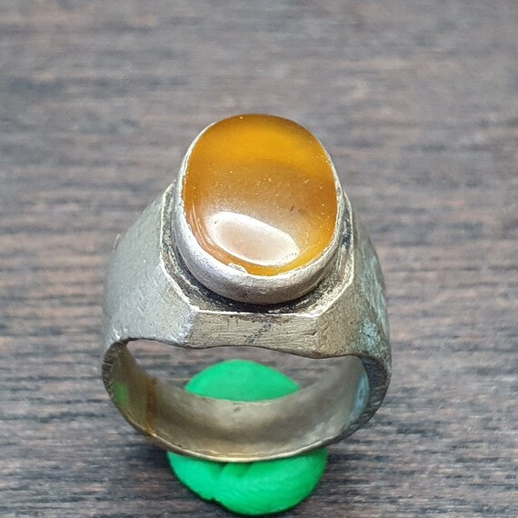 Antique haqiq vintage ring with yemeni akik agate center stoneGift