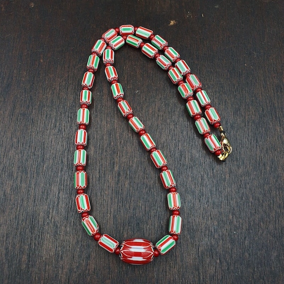 Ych-11 venetian inspired chevron and 4.5mm red white heart  beads necklace