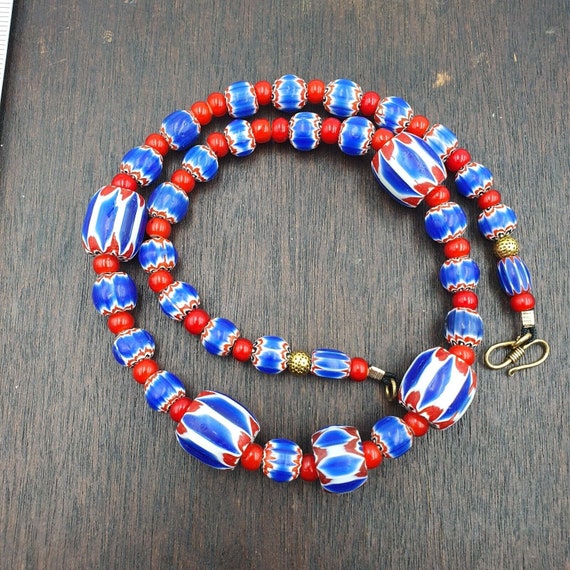 Venetian white heart and blue chevron glass beads necklace nch-2Gift