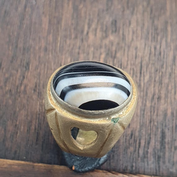 Vintage Yemeni Sulemani Agate Ring - Natural Banded Black & White Aqeeq Stone