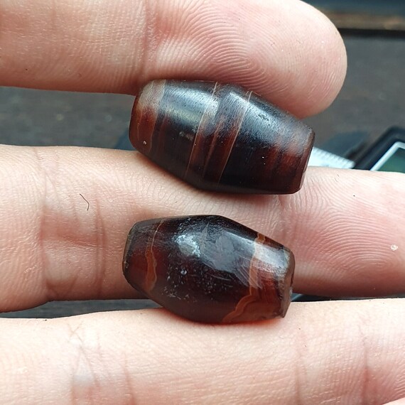 Lot 2 antique trade yemeni middle eastern natural agate amulet