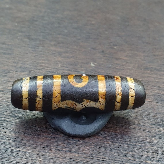 Old indo tibetan agate 3 eyes lines agate stone dzi bead amulet