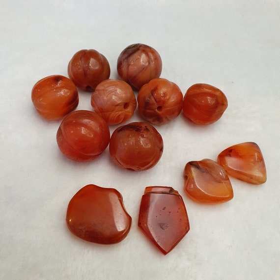 Lot old ancient himalayan indo tibetan agate beads amulet pendants beads