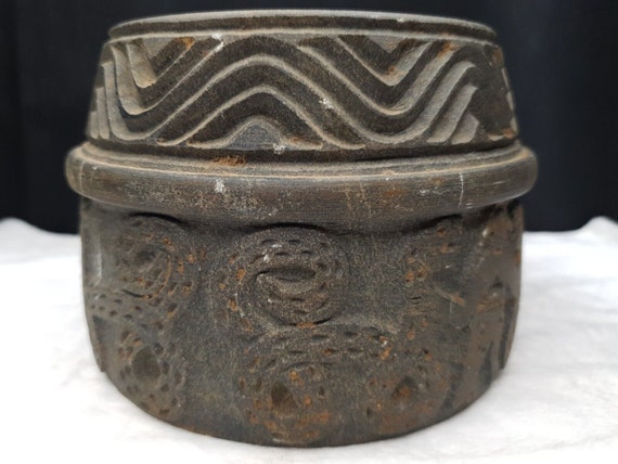 Ancient bactrian chlorite black stone vase mystical figures engraved 12"x11"