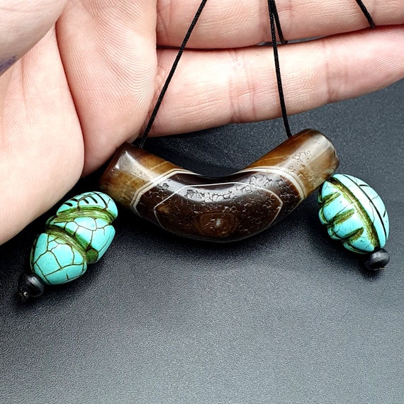 Antique old himalayan tibetan natural eyes suleimani agate beads necklace