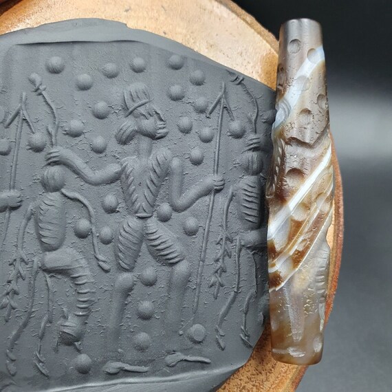 Hunting hunt antique ancient indo tibetan carving agate eyes stone bead amulet
