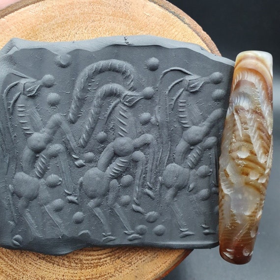 Rare animals antique ancient indo tibetan carving agate bead amulet