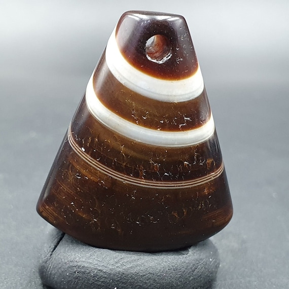 Antique tibetan himalayan agate  amulet bead #127